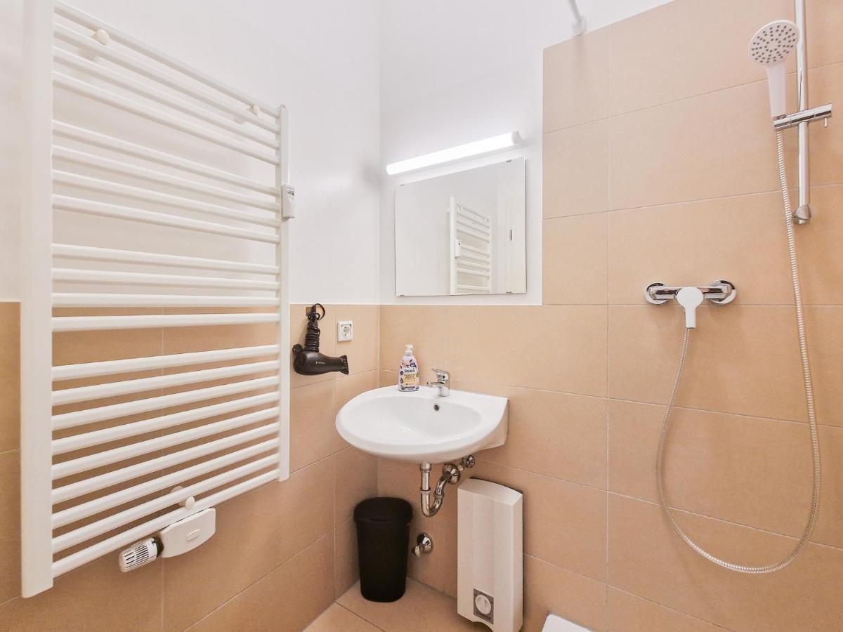 Raj Living - 1 Or 4 Room Apartments - 15 Min To Messe Dus - 10 Min Old Town Dus Düsseldorf Exteriér fotografie